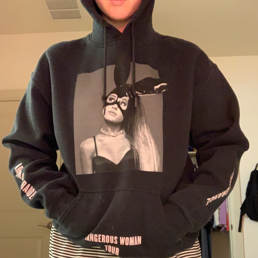 ariana grande dangerous woman tour hoodie
